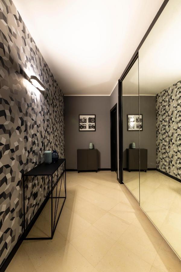 Laus App. 1 - Art & Design Nel Cuore Di Bari - Via Dante Alighieri Exteriör bild